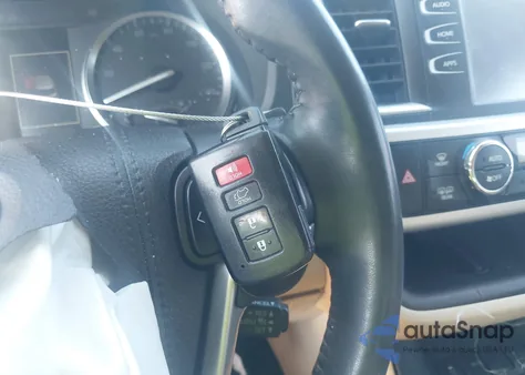 2019 Toyota Highlander Xle from USA, damaged, VIN 5TDKZRFH3KS299645